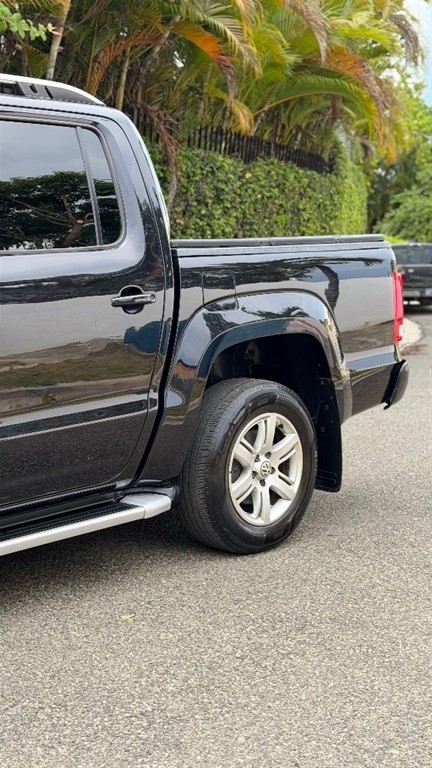 2016 Volkswagen Amarok — foto 8 / 12