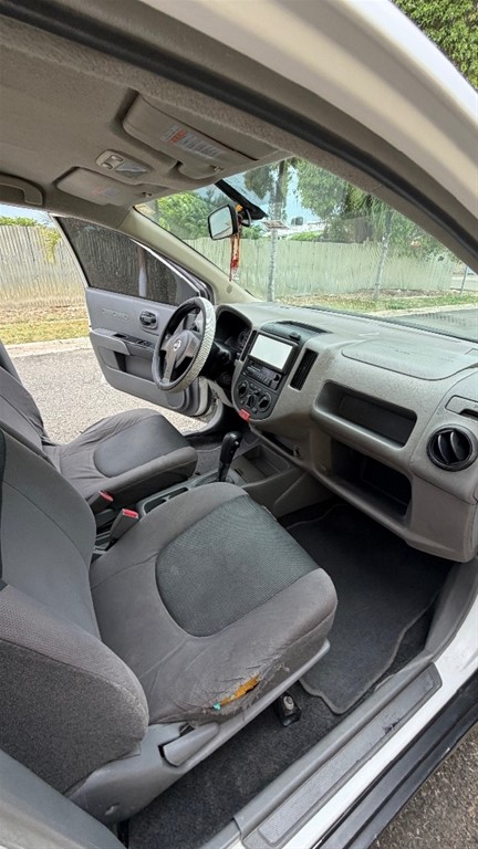 2012 Nissan Ad Wagon — foto 4 / 11