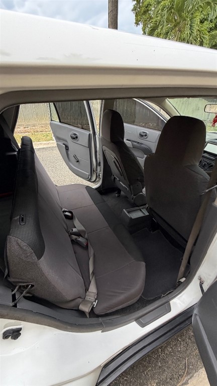 2012 Nissan Ad Wagon — foto 5 / 11