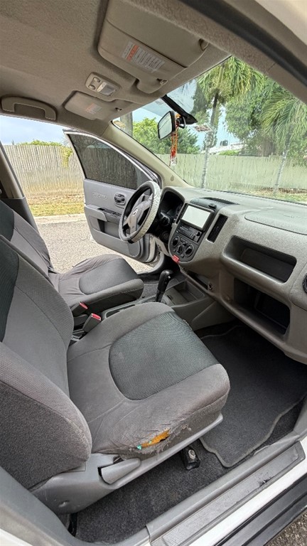 2012 Nissan Ad Wagon — foto 6 / 11