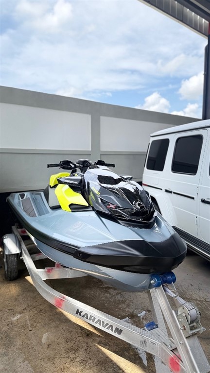 2025 Sea Doo RXP-X — foto 8 / 11