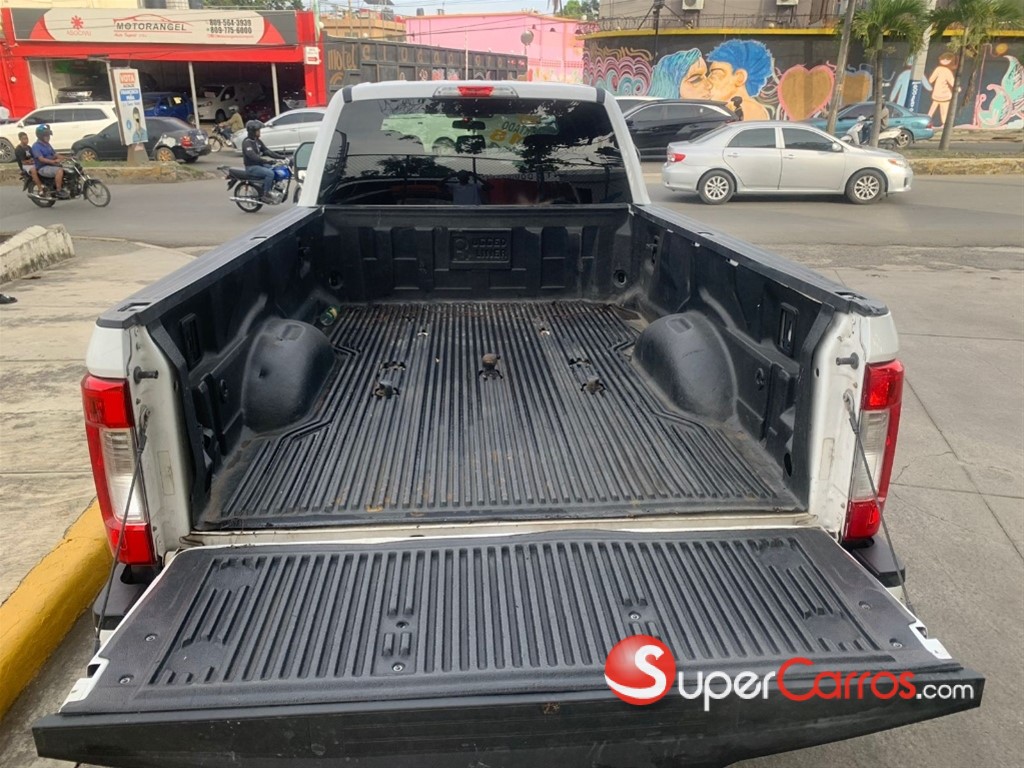2018 Ford F 350 Super Duty — foto 11 / 12