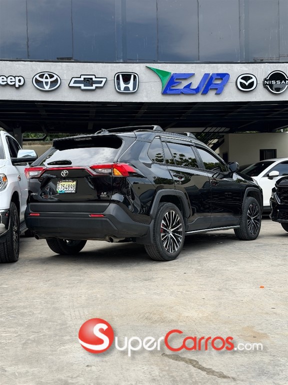 2021 Toyota RAV4 — foto 2 / 8