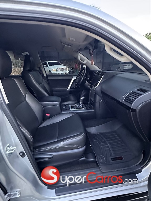 2022 Toyota Land Cruiser Prado TXL — foto 7 / 9