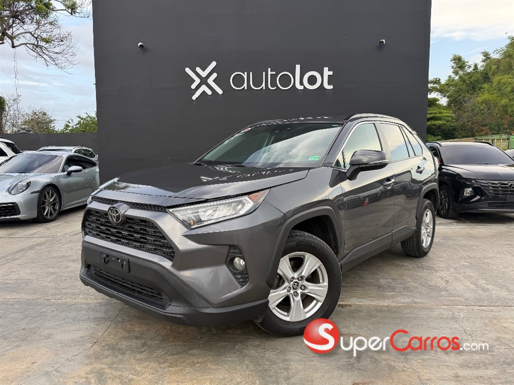 2020 Toyota RAV4 XLE