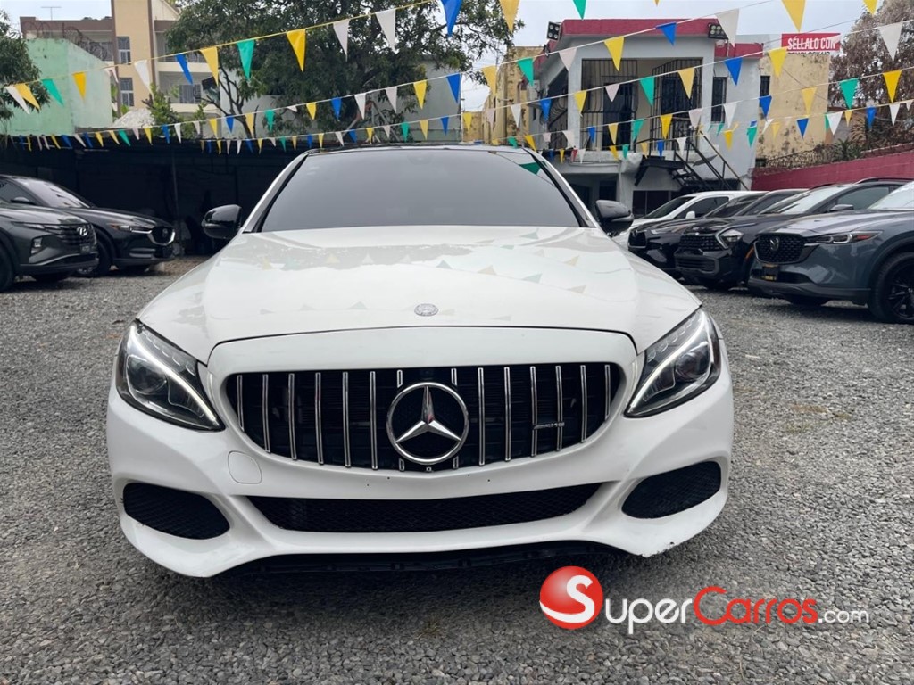 2016 Mercedes-Benz Clase C 300 — foto 2 / 11