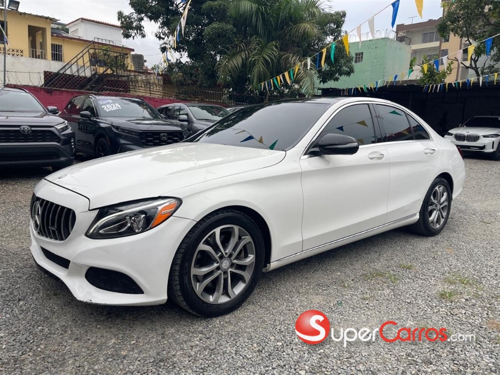 2016 Mercedes-Benz Clase C 300 — foto 3 / 11