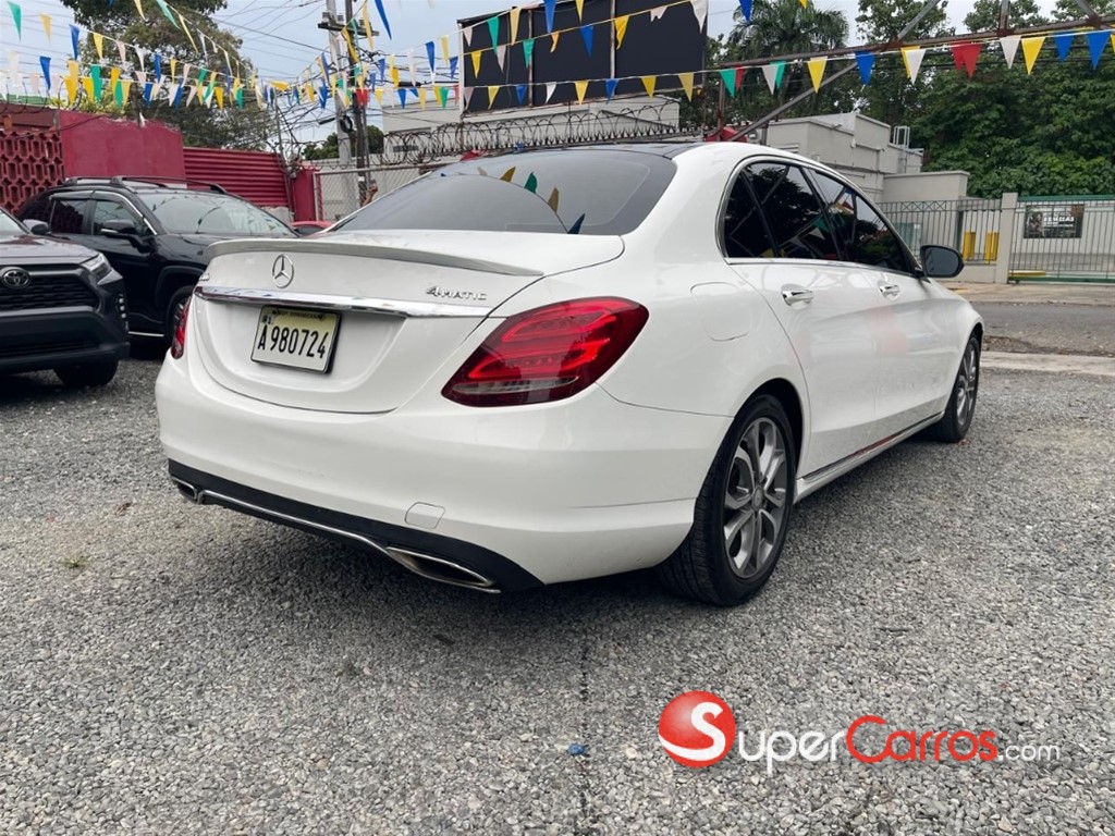 2016 Mercedes-Benz Clase C 300 — foto 5 / 11