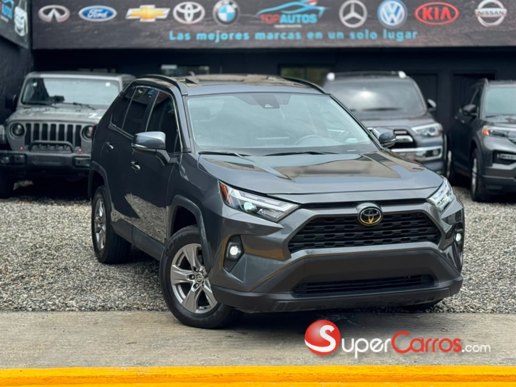 2023 Toyota RAV4 XLE — foto 2 / 8