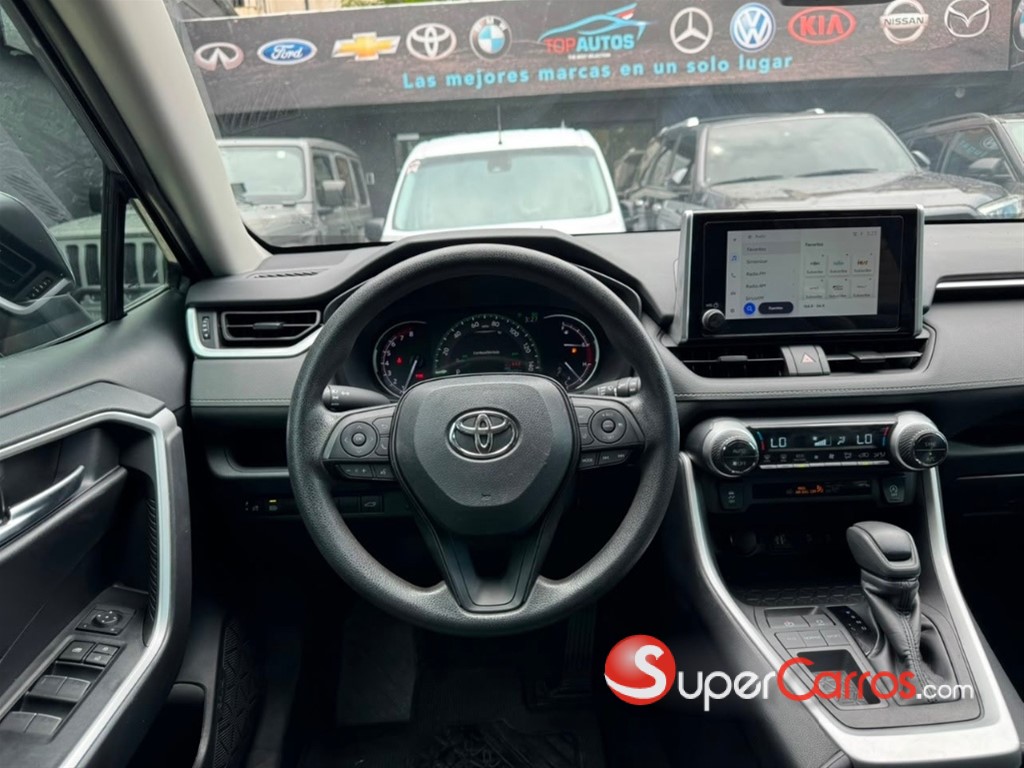 2023 Toyota RAV4 XLE — foto 6 / 8