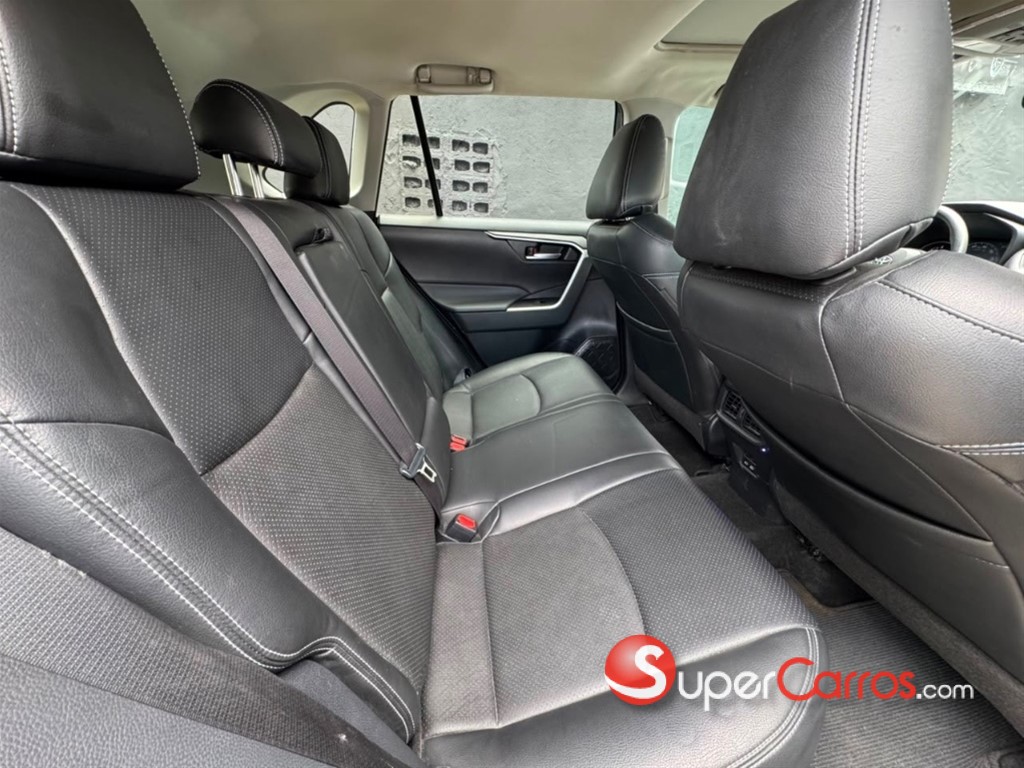 2023 Toyota RAV4 XLE — foto 7 / 8