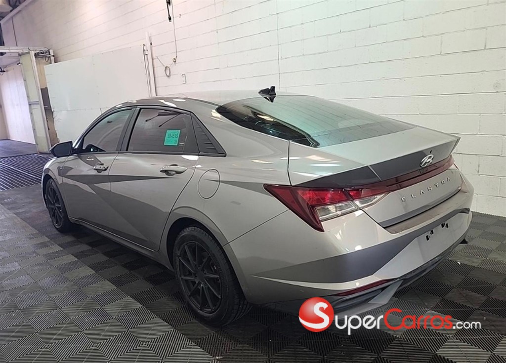 2021 Hyundai Elantra SEL — foto 2 / 12