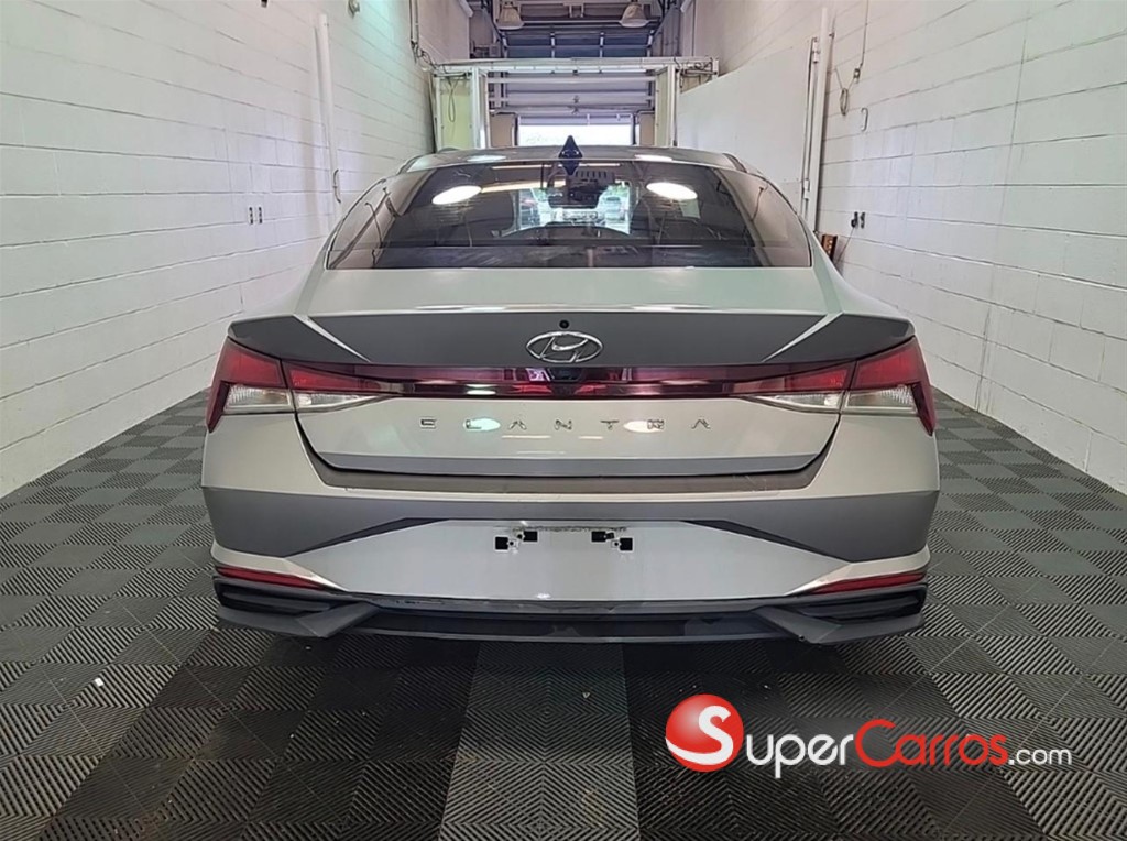 2021 Hyundai Elantra SEL — foto 4 / 12