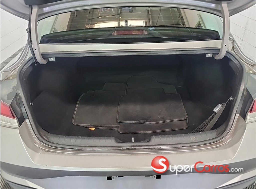 2021 Hyundai Elantra SEL — foto 11 / 12