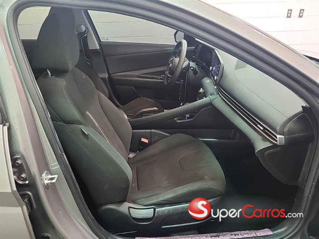 2021 Hyundai Elantra SEL — foto 12 / 12