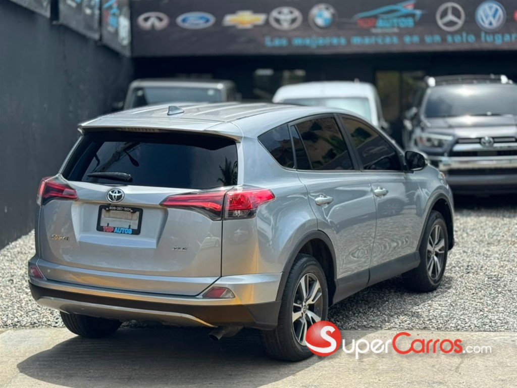 2018 Toyota RAV4 XLE — foto 3 / 8