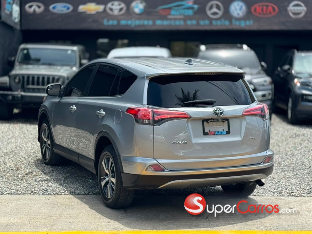 2018 Toyota RAV4 XLE — foto 4 / 8
