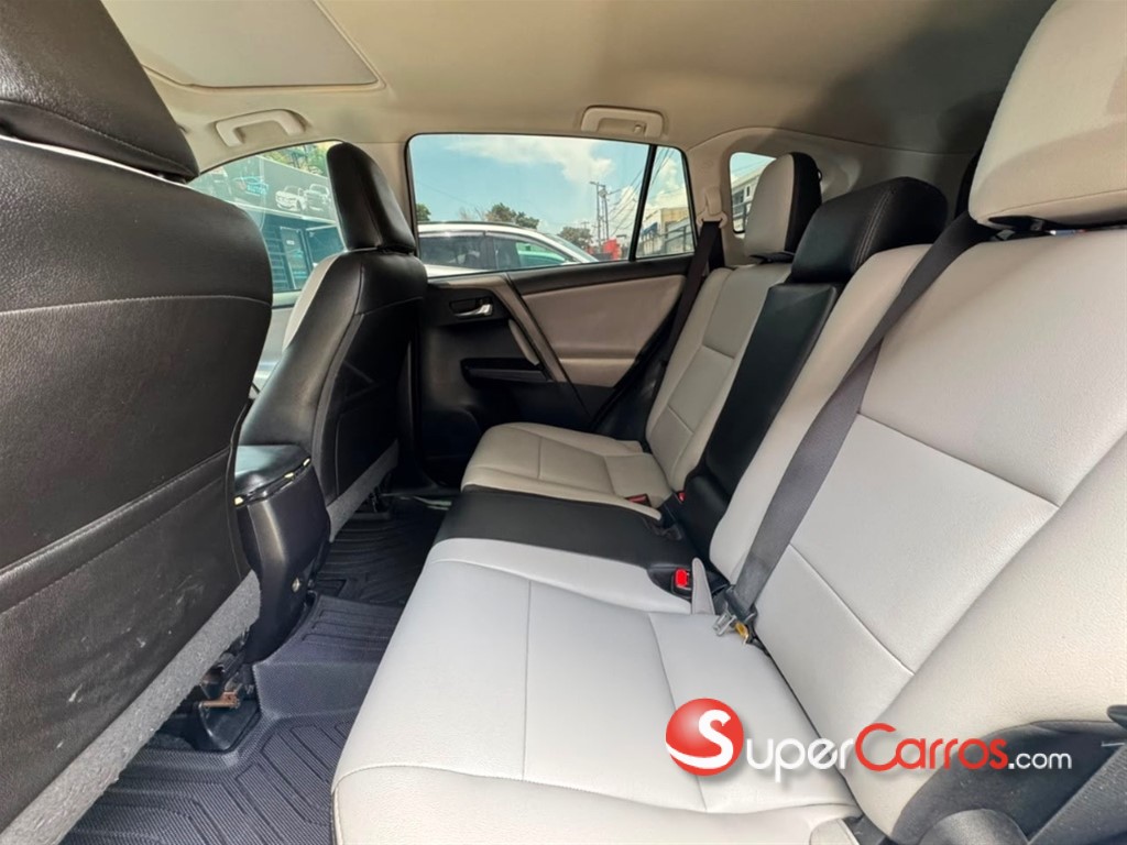 2018 Toyota RAV4 XLE — foto 7 / 8