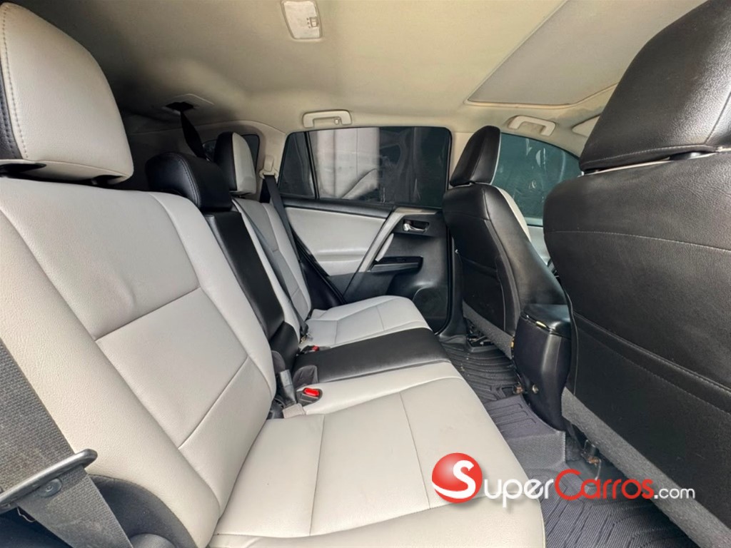 2018 Toyota RAV4 XLE — foto 8 / 8