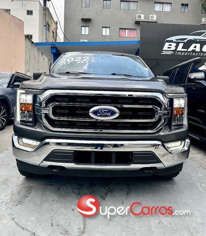 2022 Ford F 150 XLT — foto 2 / 10