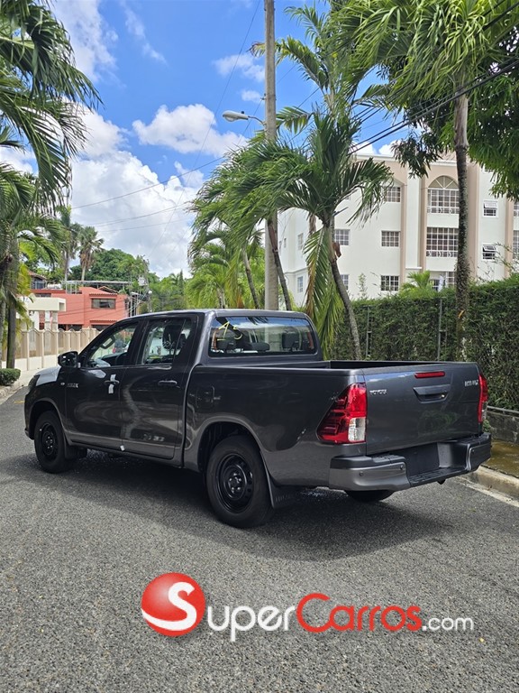 2026 Toyota Hilux — foto 3 / 8
