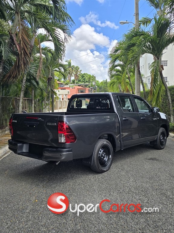 2026 Toyota Hilux — foto 4 / 8