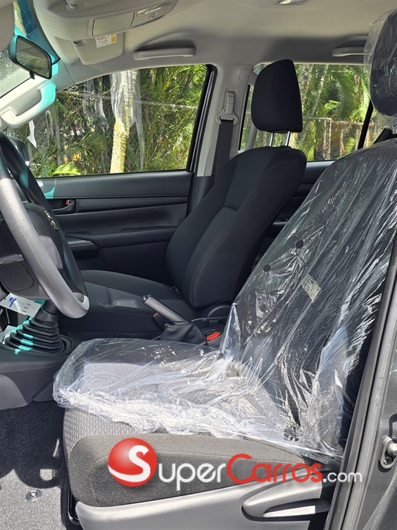 2026 Toyota Hilux — foto 6 / 8