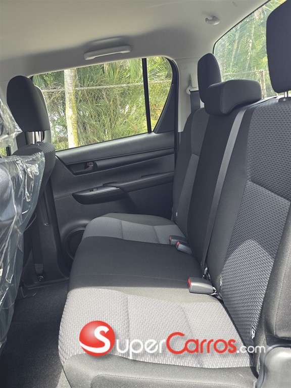 2026 Toyota Hilux — foto 8 / 8