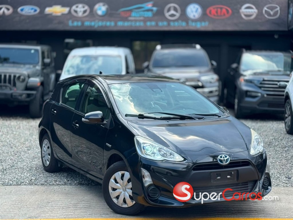 2014 Toyota Aqua Hibrido — foto 2 / 8
