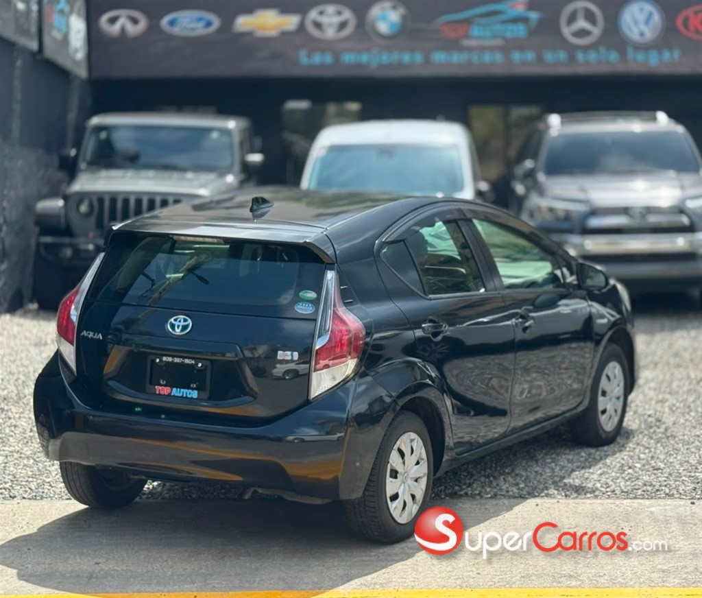 2014 Toyota Aqua Hibrido — foto 3 / 8
