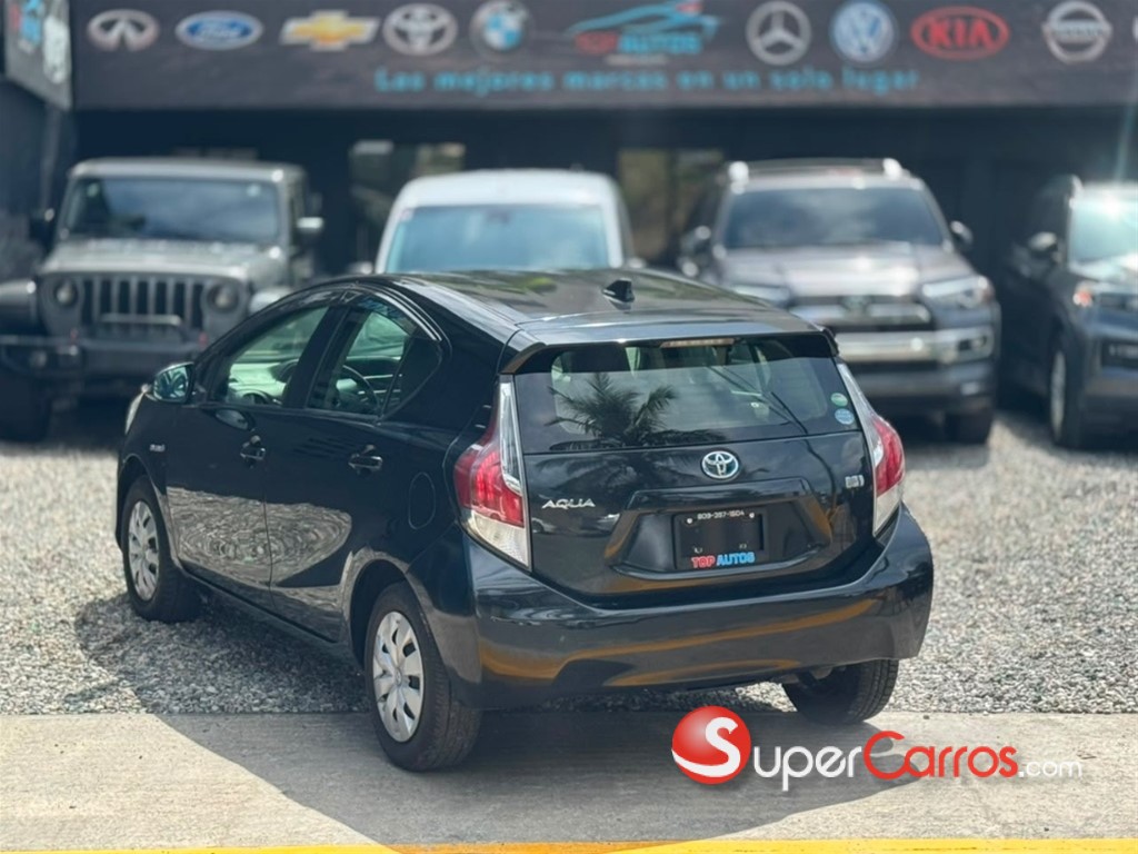 2014 Toyota Aqua Hibrido — foto 4 / 8