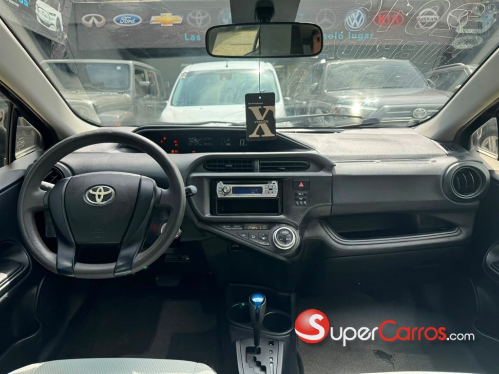 2014 Toyota Aqua Hibrido — foto 5 / 8