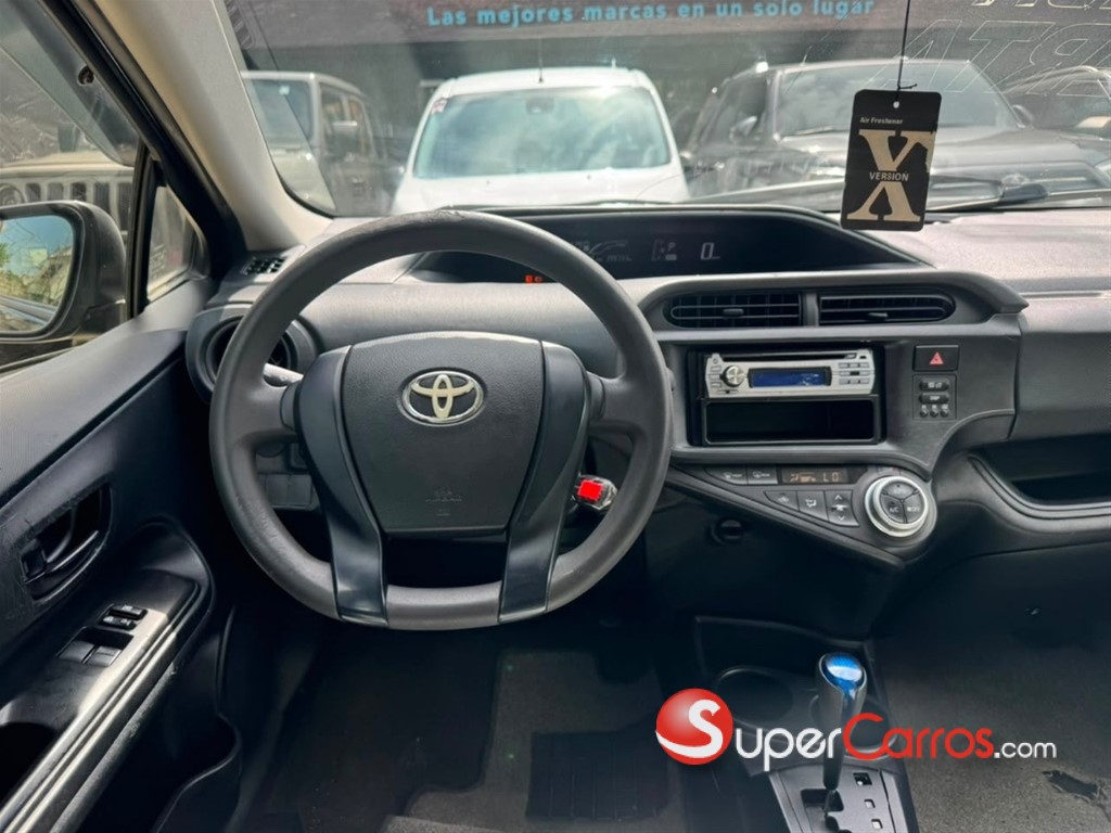 2014 Toyota Aqua Hibrido — foto 6 / 8
