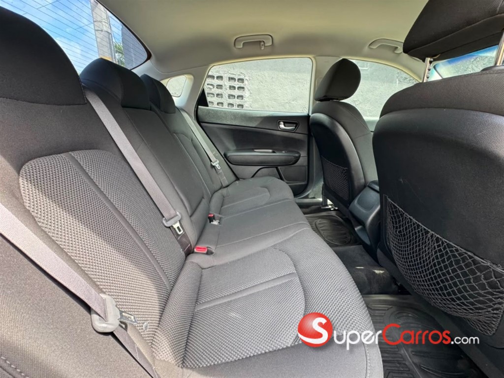2019 Kia Optima — foto 8 / 8