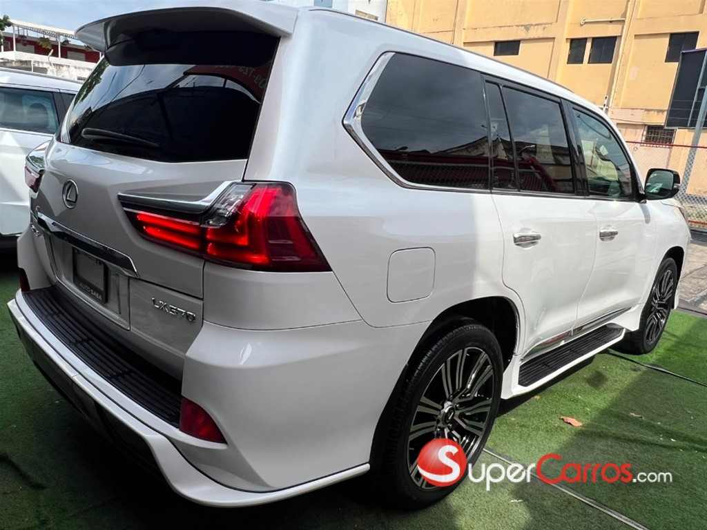 2018 Lexus LX 570 Sport — foto 6 / 12