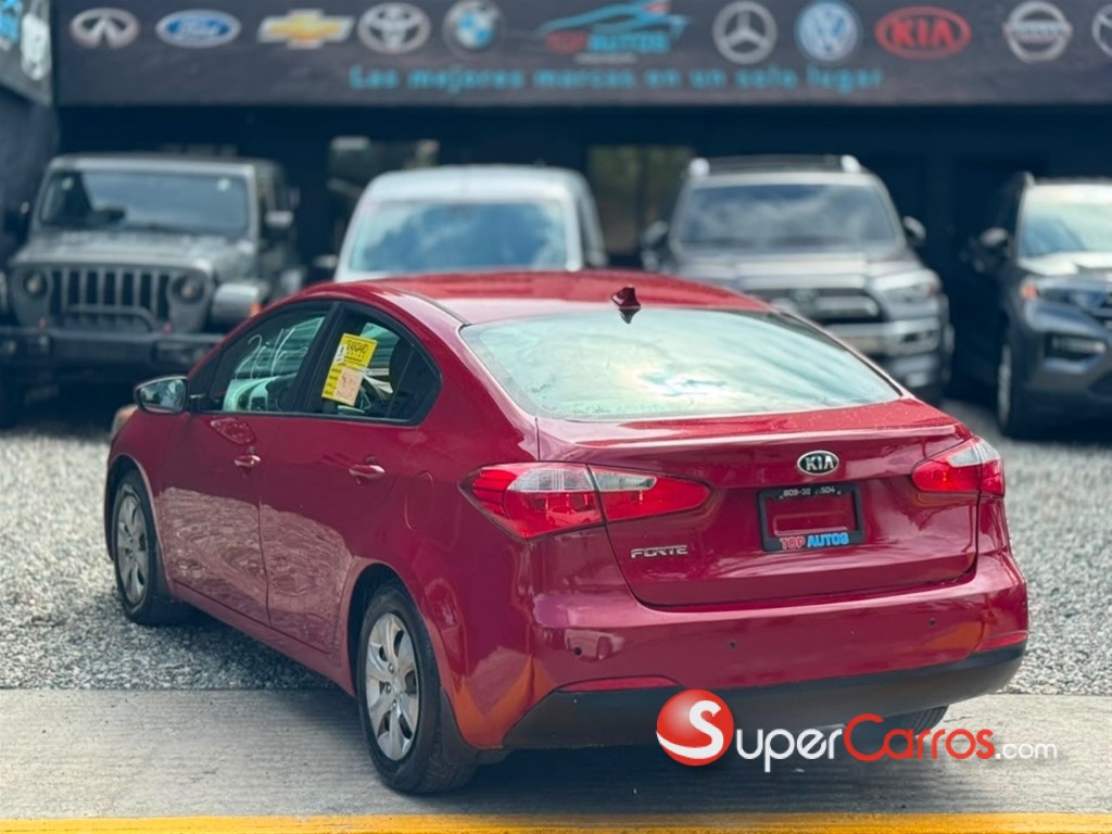 2016 Kia Forte — foto 4 / 8
