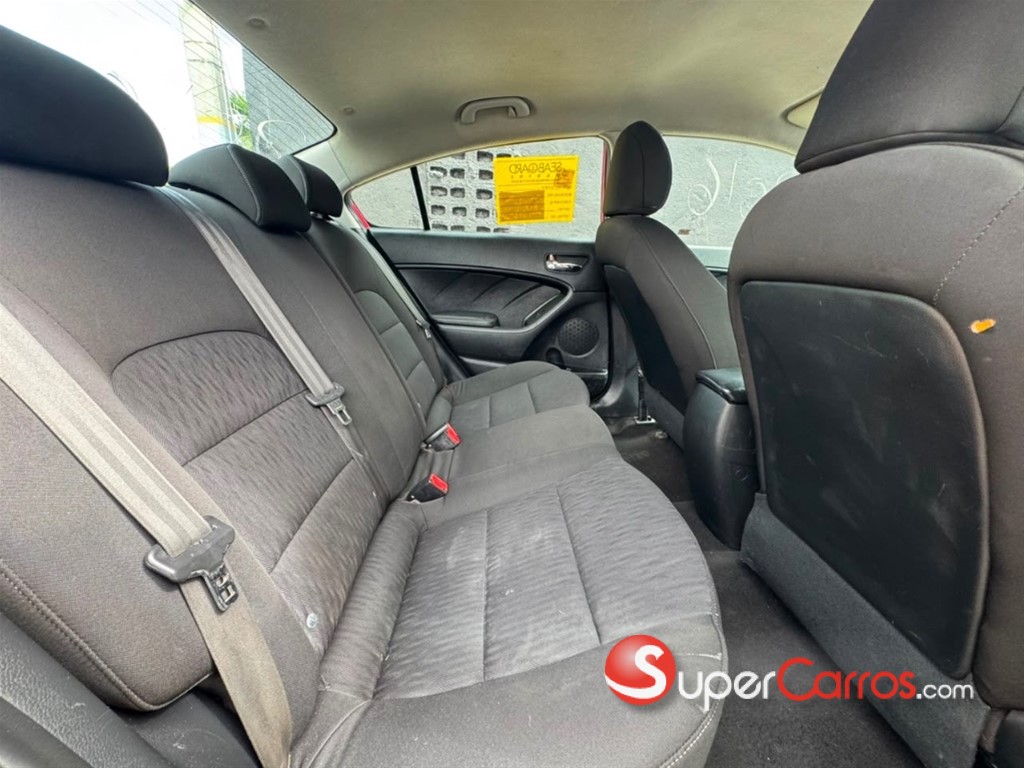 2016 Kia Forte — foto 7 / 8