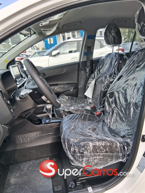 2027 Kia Picanto L X — foto 8 / 10