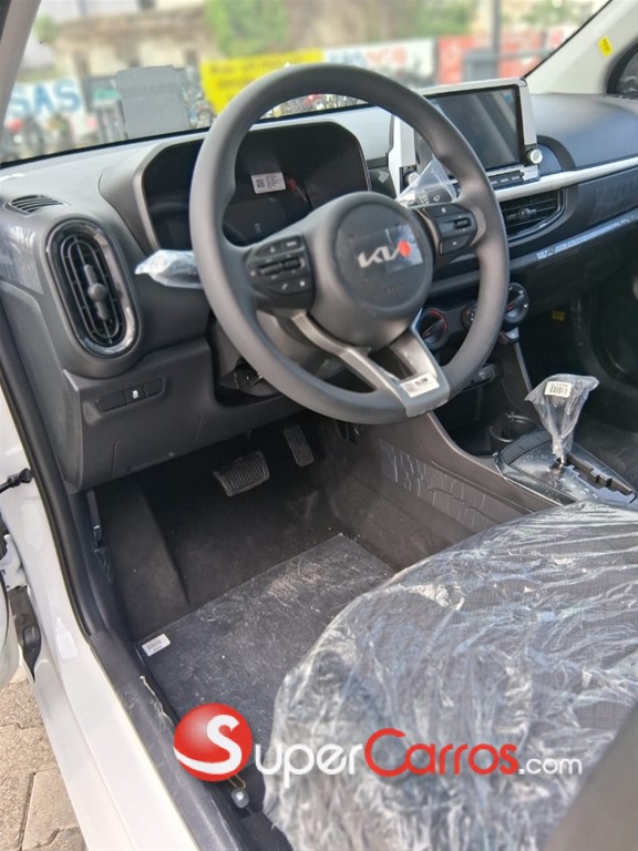 2027 Kia Picanto L X — foto 9 / 10