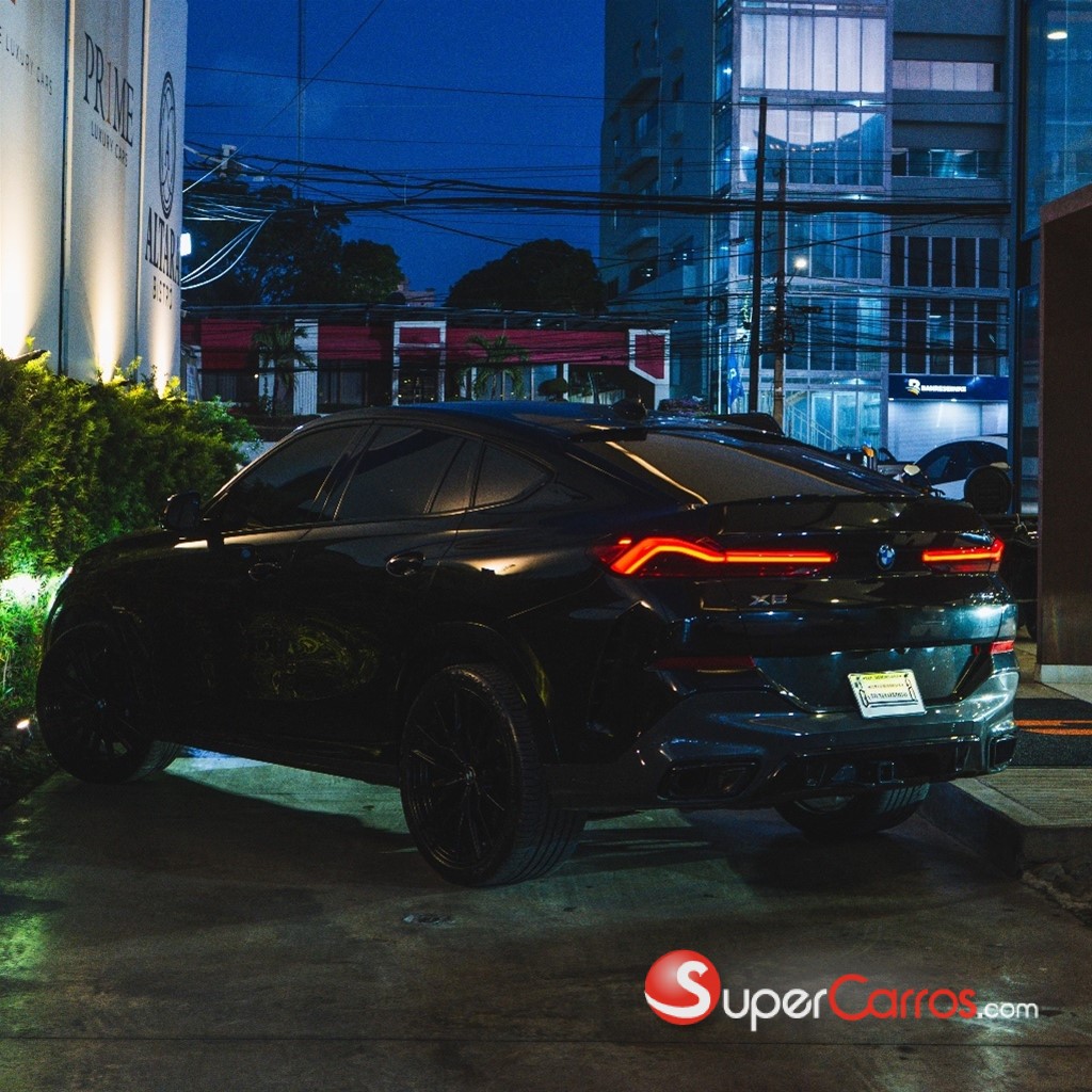2022 BMW X 6 xDrive40i — foto 11 / 12