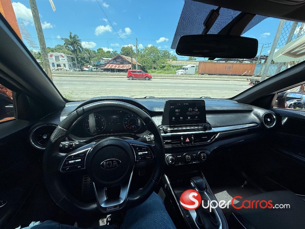 2020 Kia Forte GT Line — foto 6 / 12