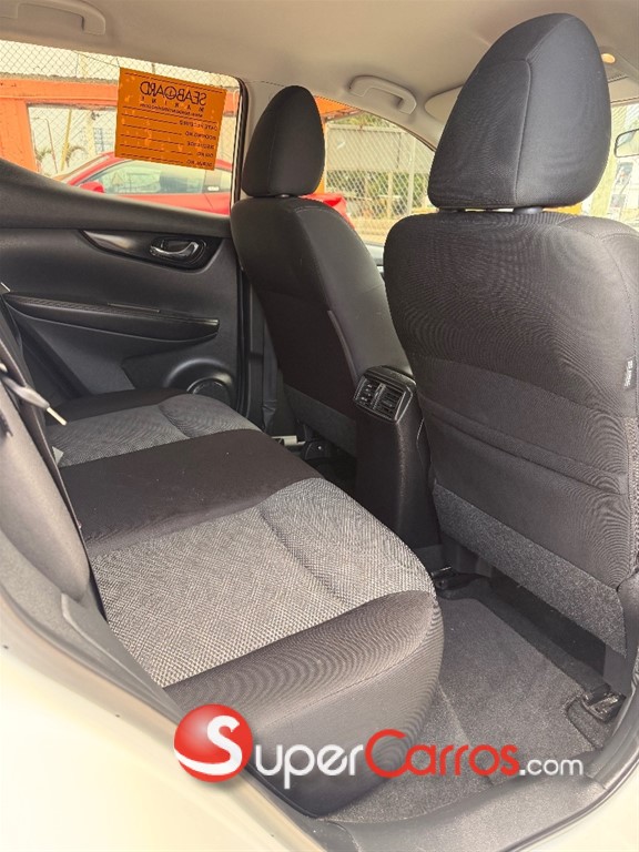 2022 Nissan Rogue Sport — foto 7 / 10
