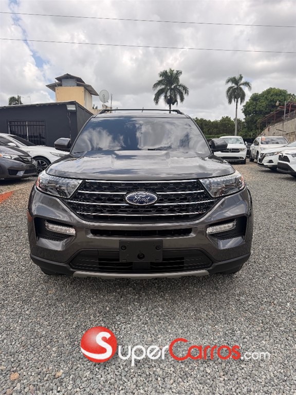 2020 Ford Explorer XLT 4WD — foto 2 / 10