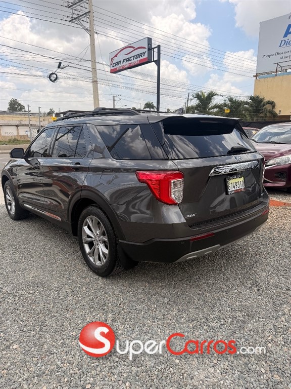 2020 Ford Explorer XLT 4WD — foto 3 / 10