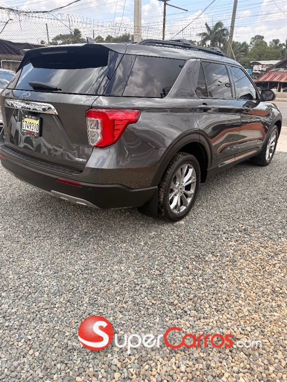 2020 Ford Explorer XLT 4WD — foto 5 / 10