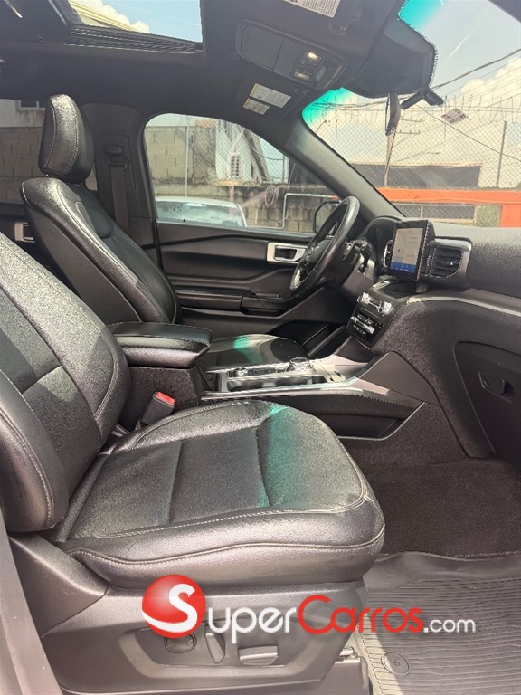 2020 Ford Explorer XLT 4WD — foto 6 / 10