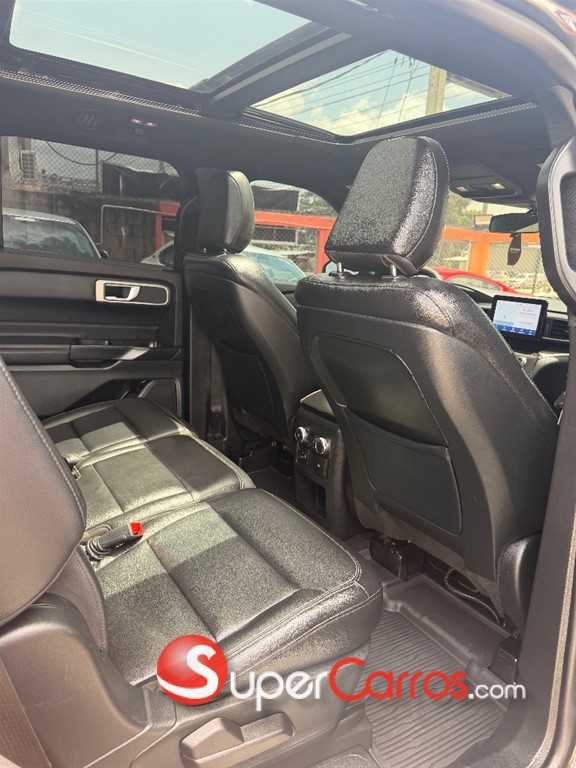 2020 Ford Explorer XLT 4WD — foto 7 / 10
