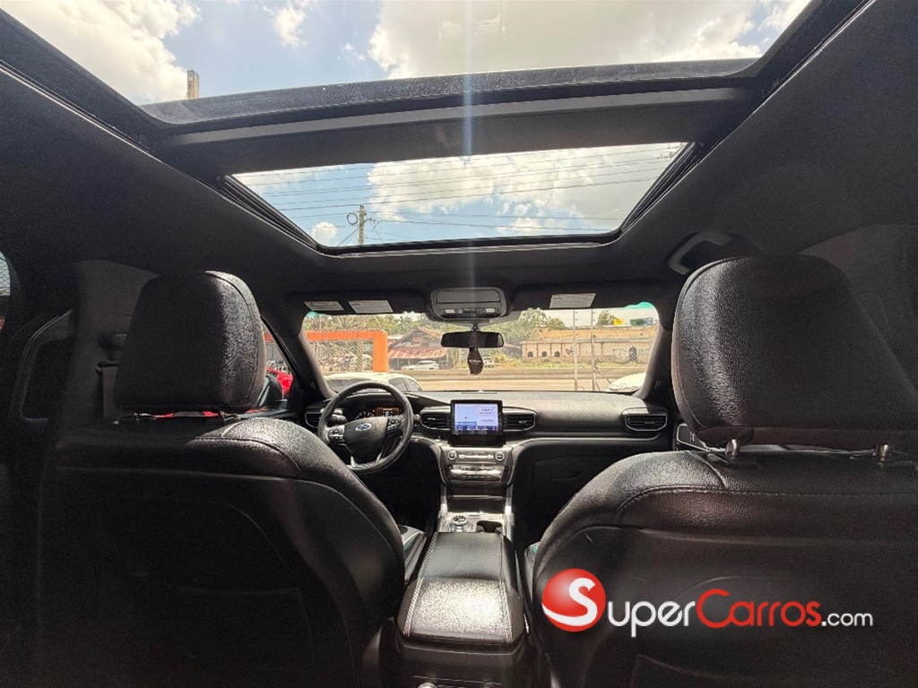 2020 Ford Explorer XLT 4WD — foto 8 / 10