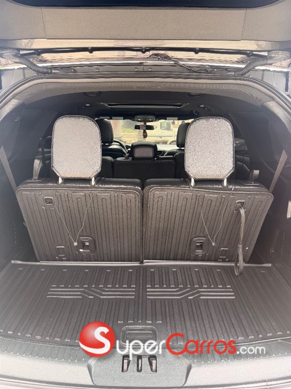 2020 Ford Explorer XLT 4WD — foto 9 / 10