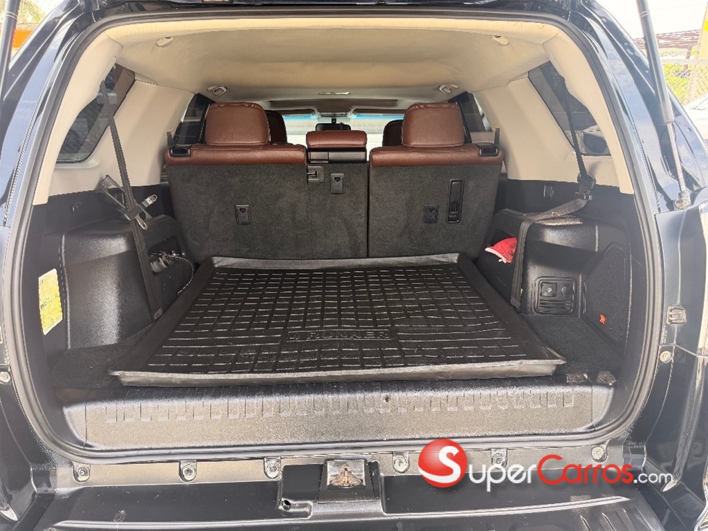2015 Toyota 4 Runner Limited — foto 9 / 11